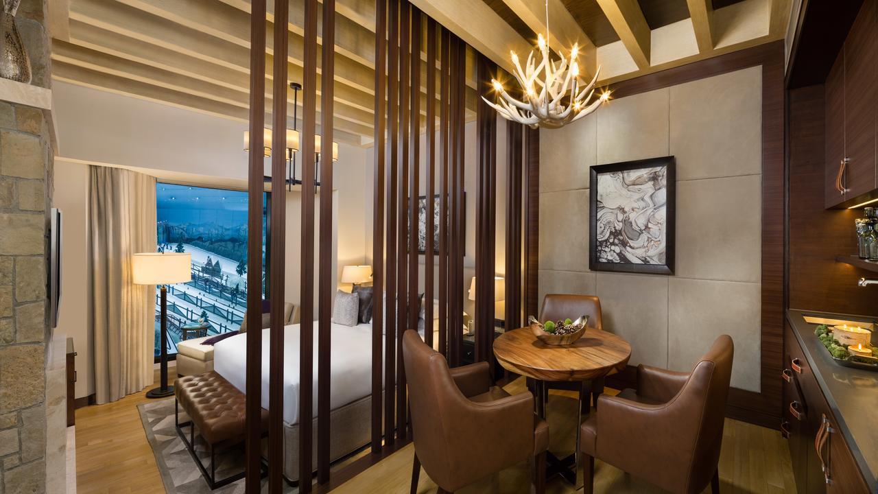 Aspen Chalets By Kempinski Hotel Mall Of The Emirates Dubai Exteriör bild